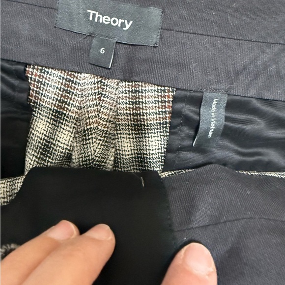 Theory plaid wool kick capri pants size 6 in excellent like-new condition - Picture 6 of 8